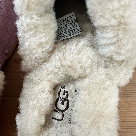 UGG Kalie Sherpa  Clogs - Picture 6 of 7